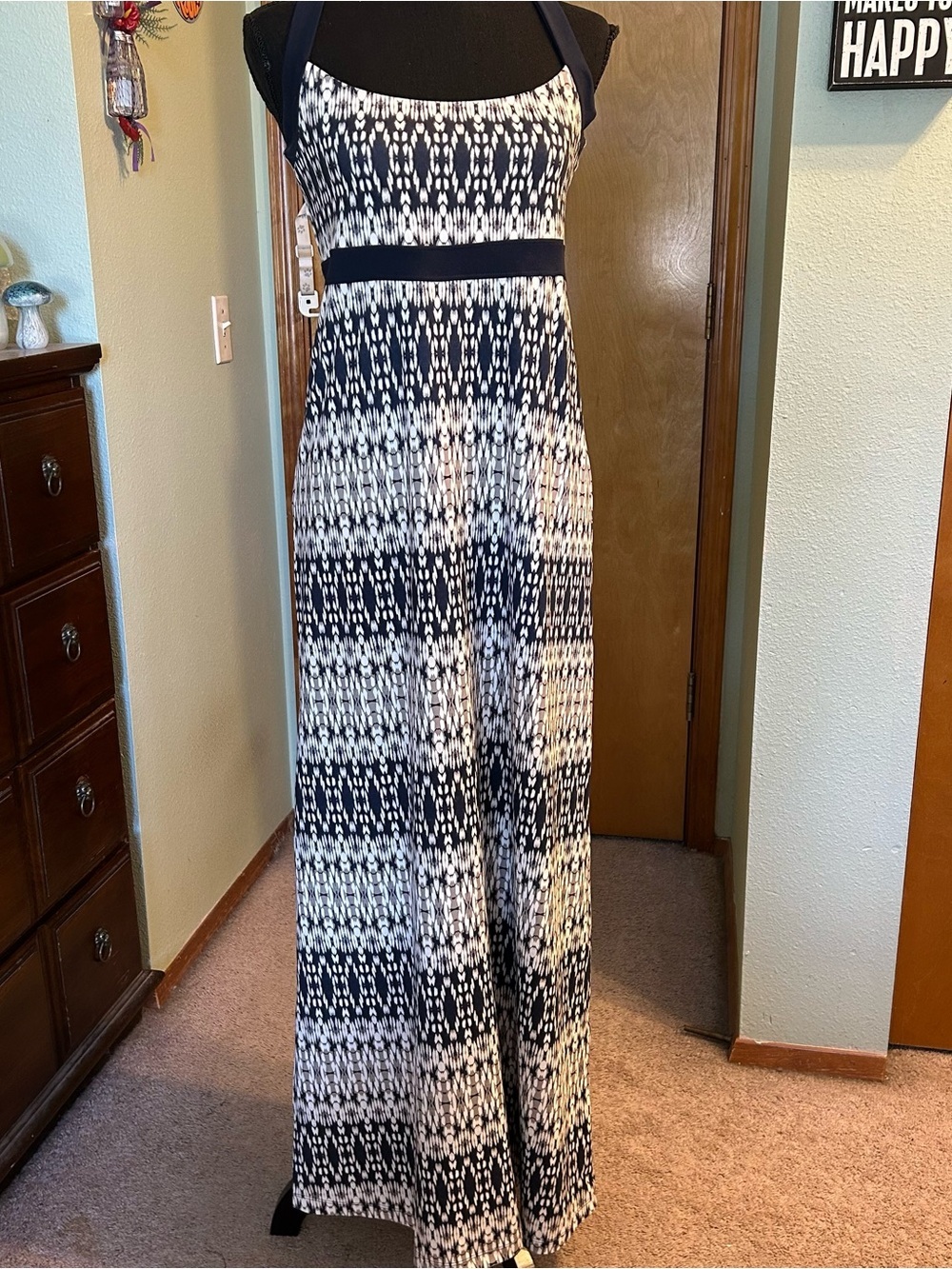 Eddie Bauer navy and white patterned cross strap maxi dress side slit size S